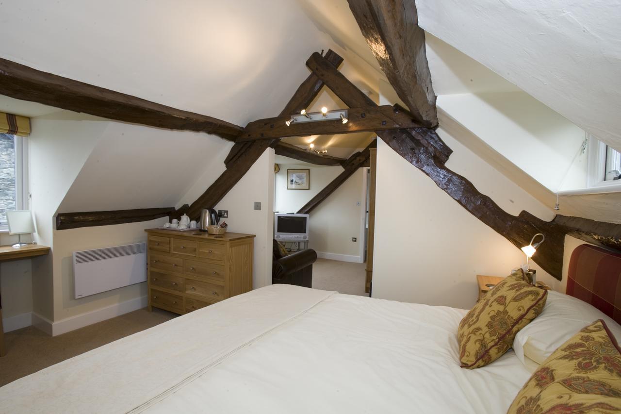 Castle Cottage Restaurant With Rooms Гарлек Екстер'єр фото
